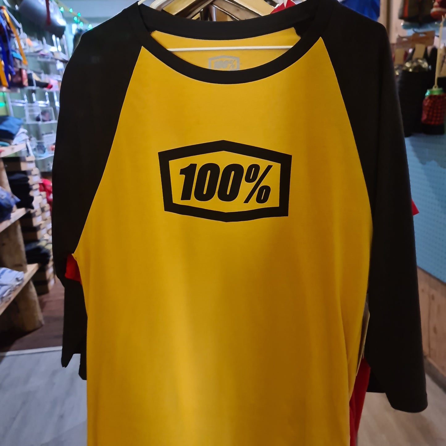 ESSENTIAL 3/4 SLEEVE TECH TEE